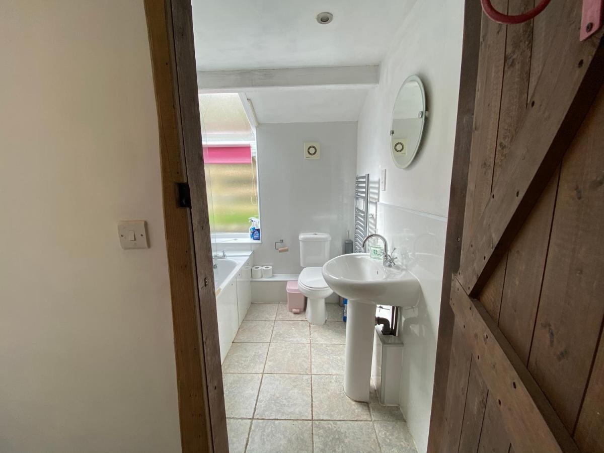 Beautiful Secluded Farmhouse With Hot Tub Villa Barmouth Exterior photo