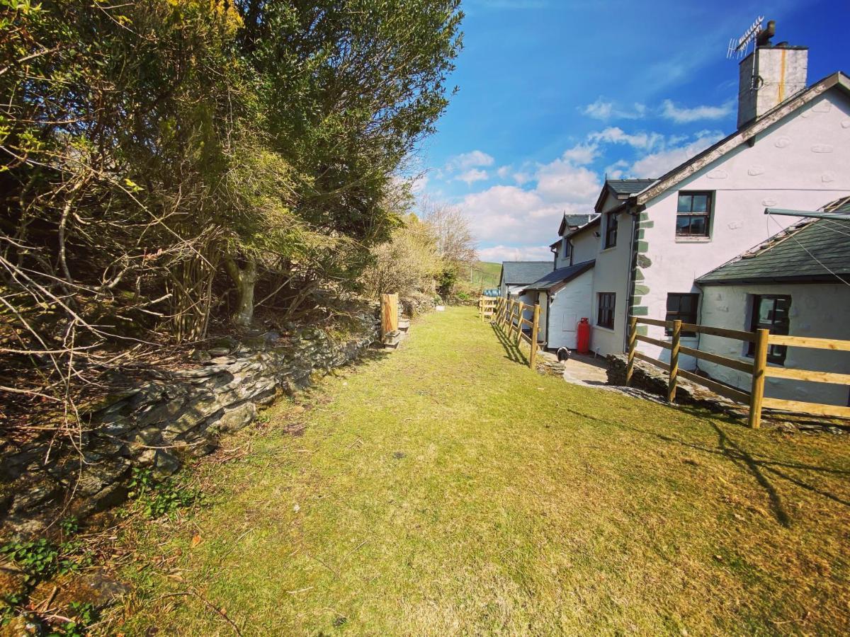 Beautiful Secluded Farmhouse With Hot Tub Villa Barmouth Exterior photo